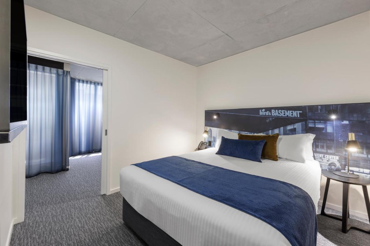 Mercure St Kilda Road 4*