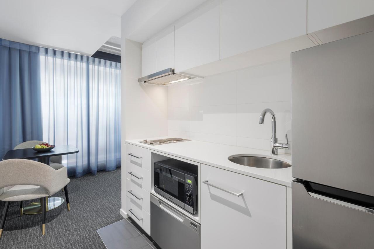 Mercure St Kilda Road Hotel
