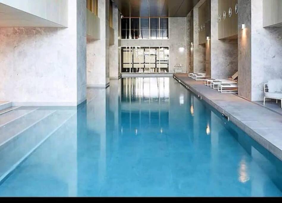Brand New 2br At Mel Cbd Apartment *