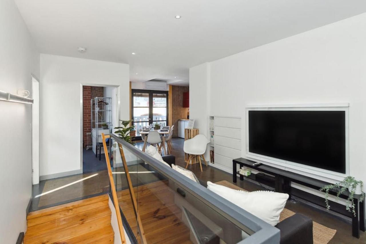 Conveniently Located 6 Bedroom Unit * Melbourne
