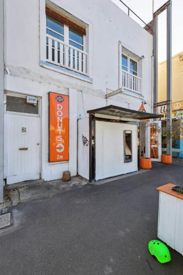 Apartment Conveniently Located 6 Bedroom Unit *