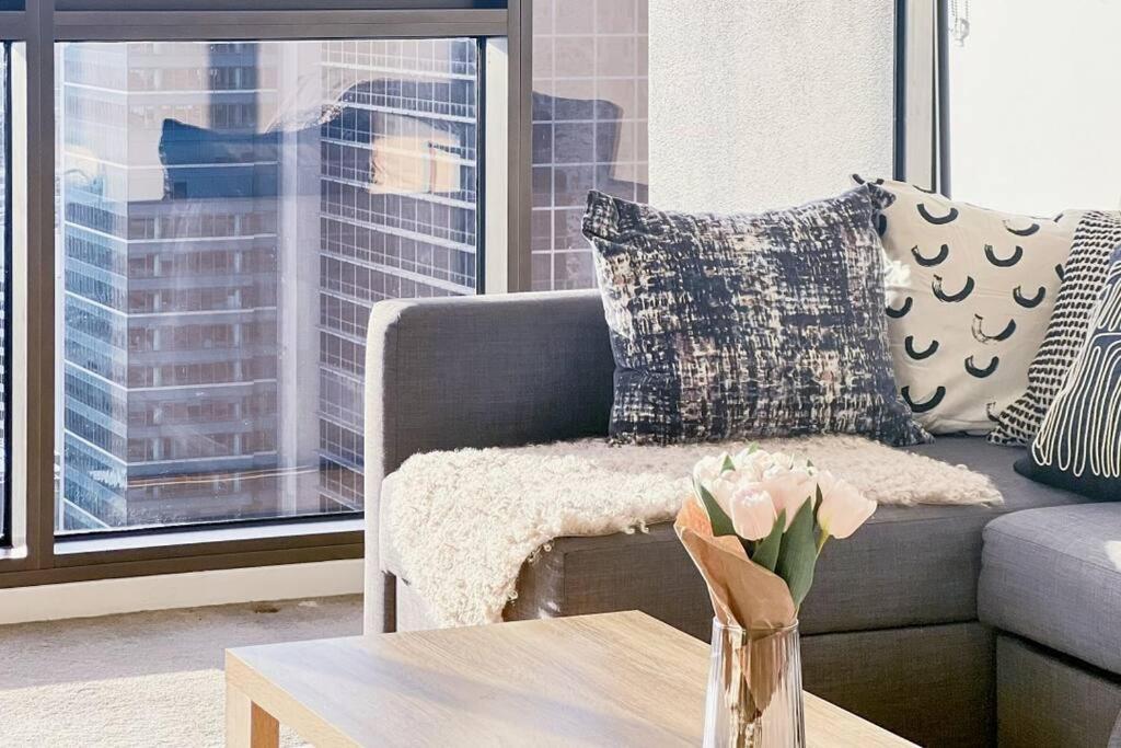 Luxurious 2 Bed With Captivating View * Melbourne