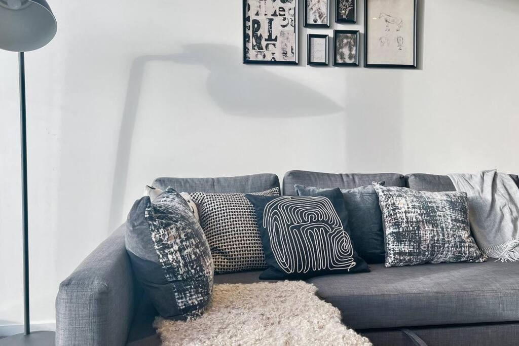 Luxurious 2 Bed With Captivating View Melbourne
