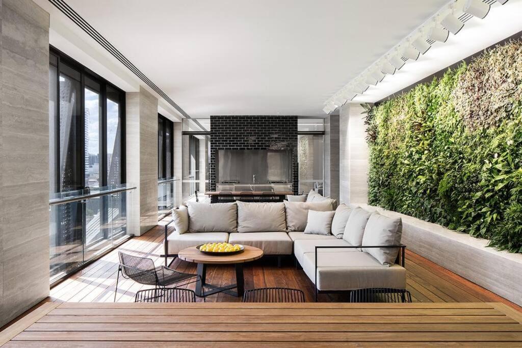 Luxurious 2 Bed With Captivating View