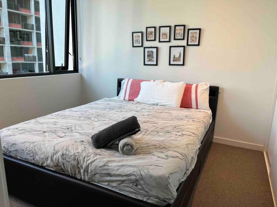 Apartment City-view High Rise 2br Apt W/pool, Sauna Gym, Library Near Southern Cross Station Cbd Melbourne