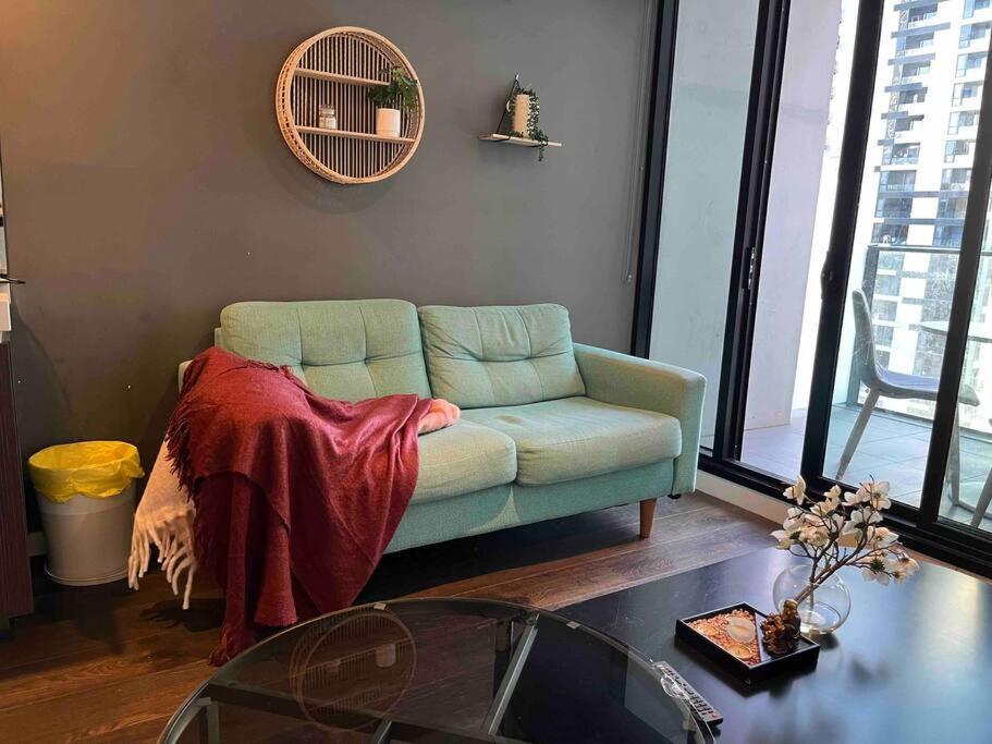 Apartment City-view High Rise 2br Apt W/pool, Sauna Gym, Library Near Southern Cross Station Cbd