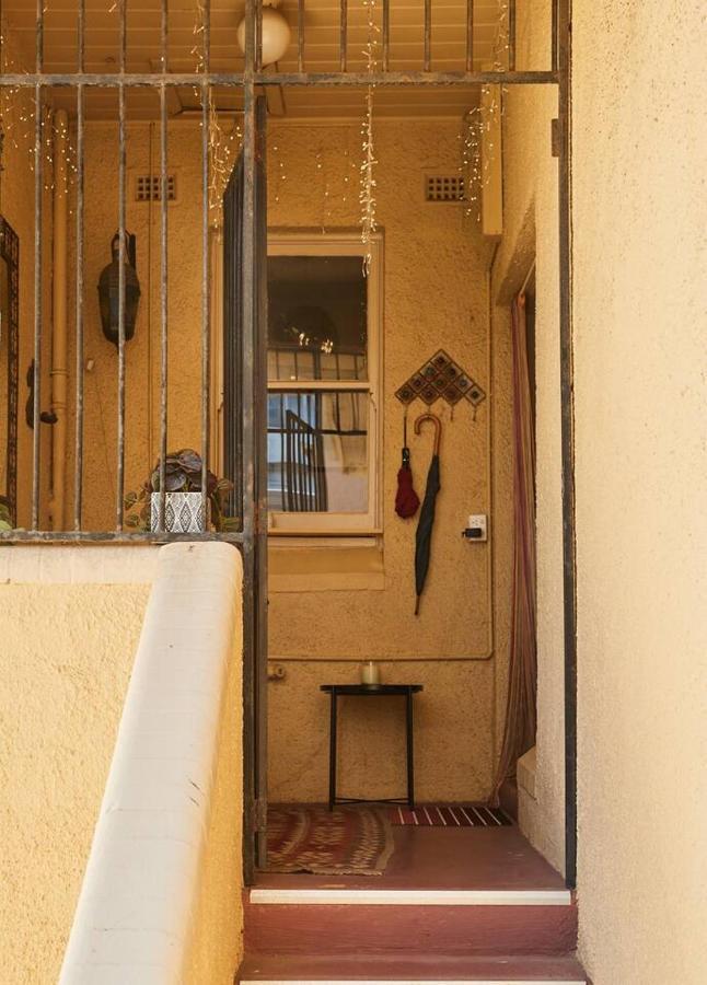 Sunny Side Up - Beachside Living On Marine Parade Apartment