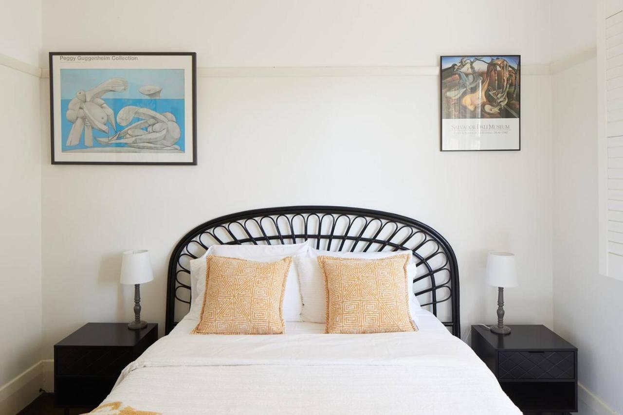 Sunny Side Up - Beachside Living On Marine Parade Apartment *