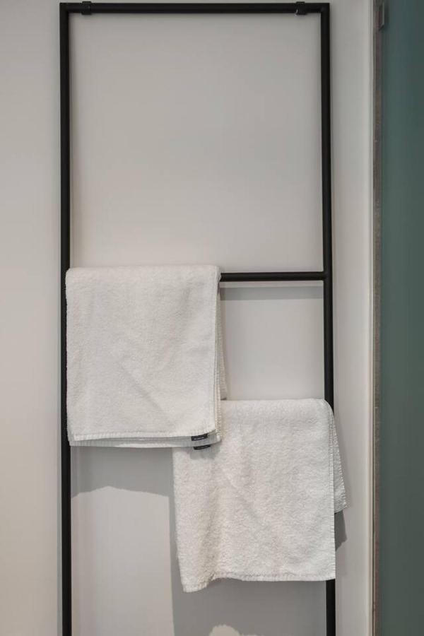 Apartment Inner-city Chic Near Markets And Flagstaff Station Melbourne