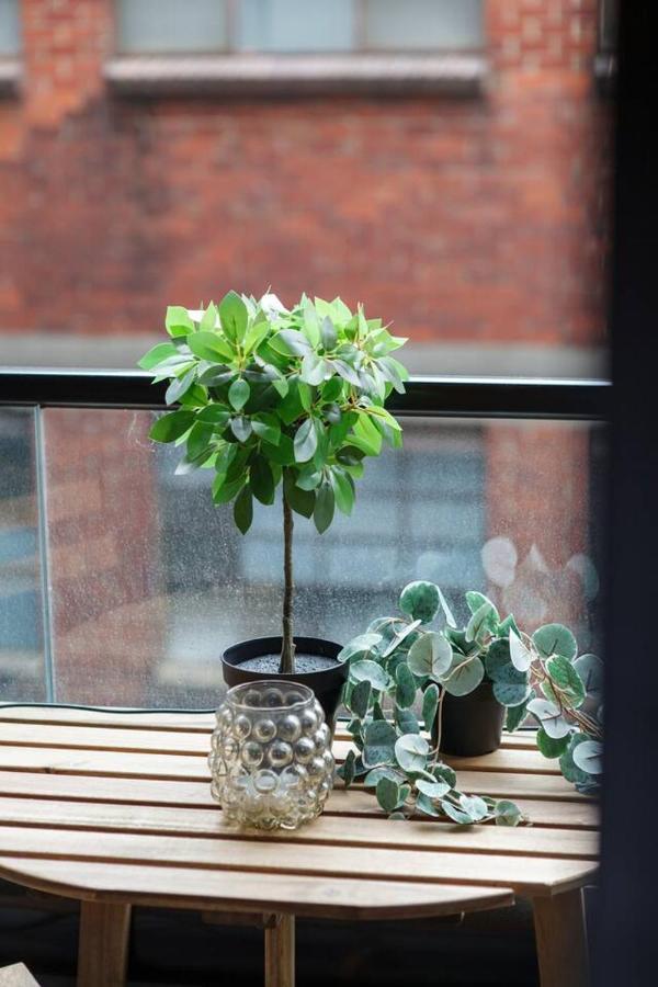 Apartment Inner-city Chic Near Markets And Flagstaff Station Melbourne