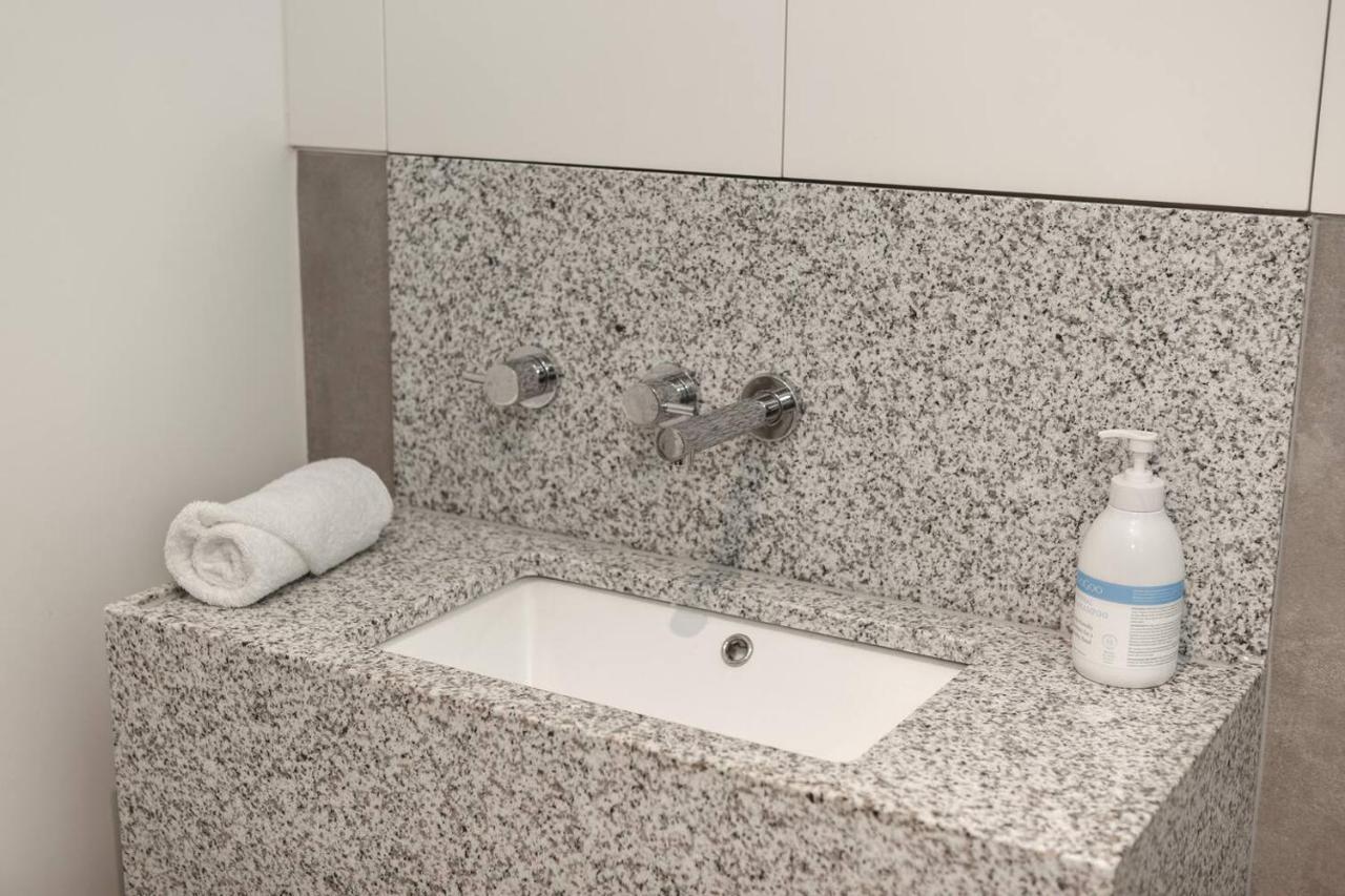 Inner-city Chic Near Markets And Flagstaff Station Apartment