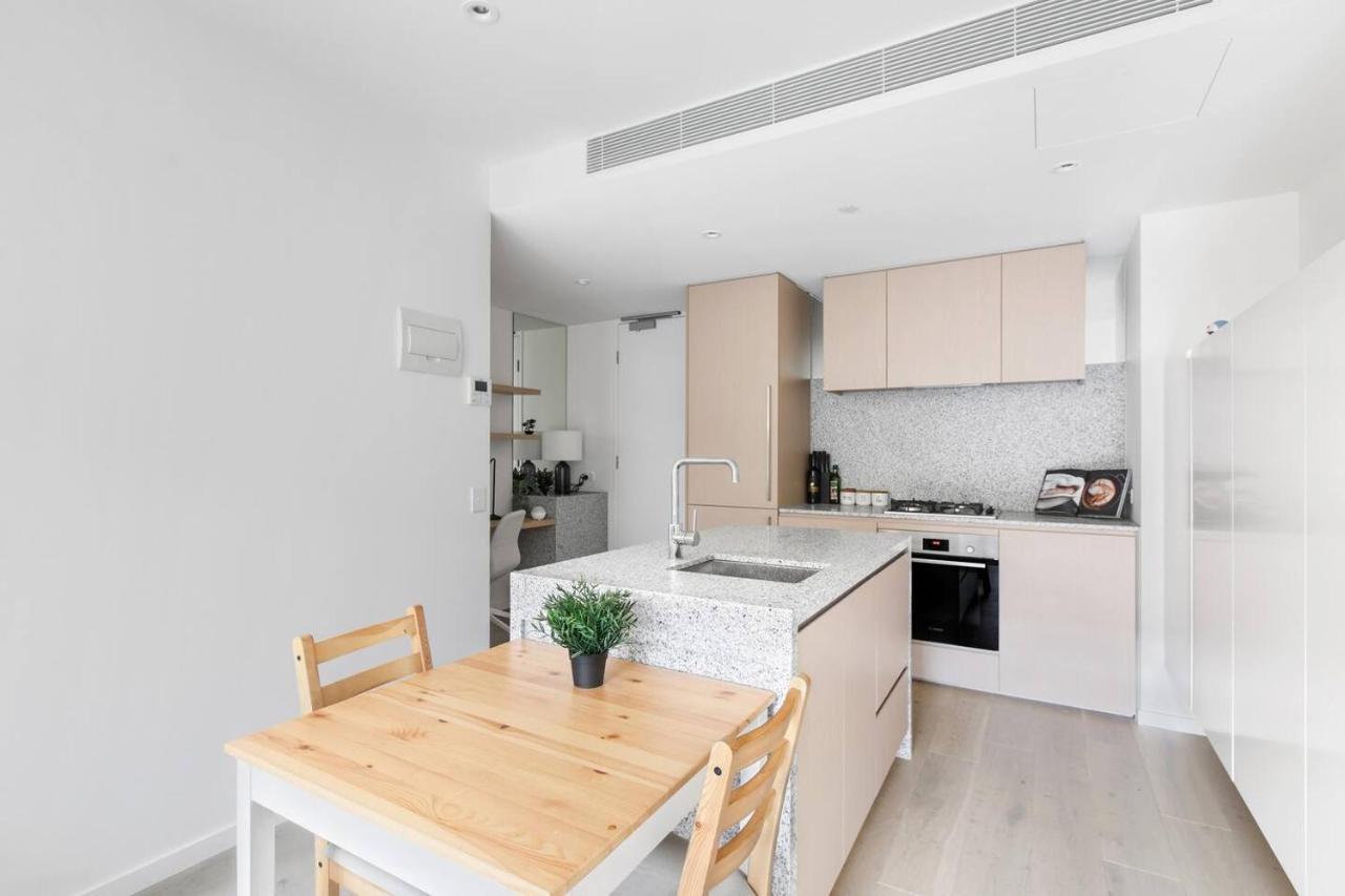 Inner-city Chic Near Markets And Flagstaff Station Apartment