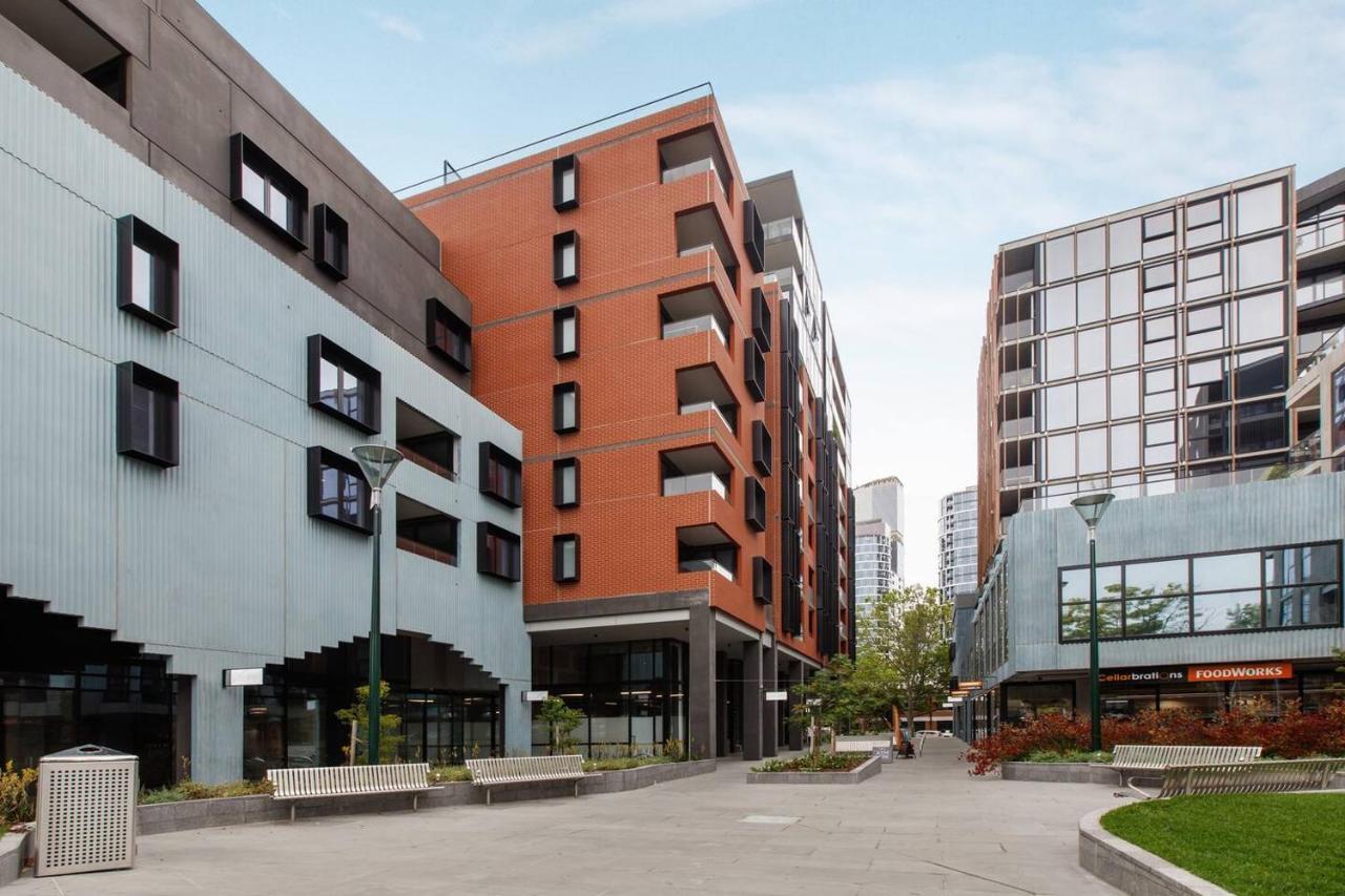 Apartment Inner-city Chic Near Markets And Flagstaff Station Melbourne