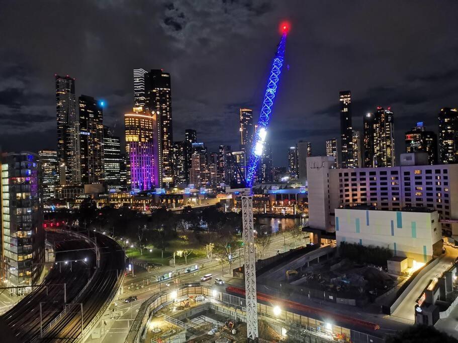Gorgeous 1b Docklands Apt-amazing View Facility#mq09 Apartment