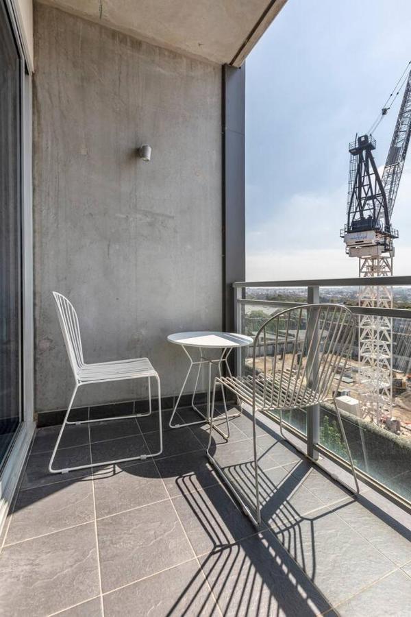 Bright, Open Plan-living With Stunning Views Melbourne