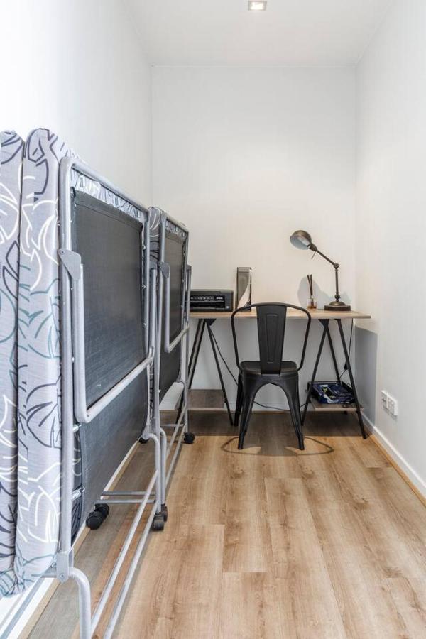 Apartment Bright, Open Plan-living With Stunning Views Melbourne