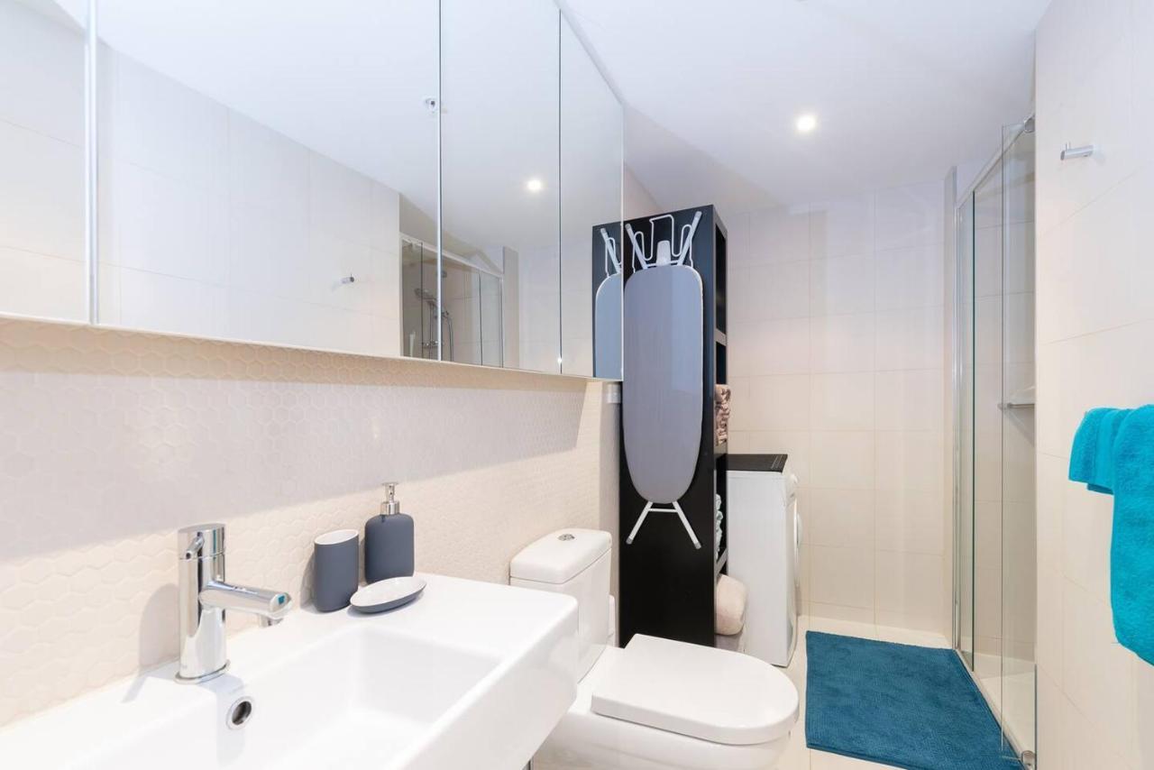 Apartment Elevated Elegance In The City's Chic Paris End