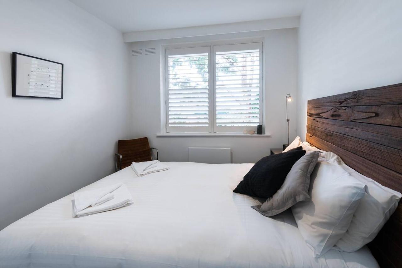 Sophisticated And Spacious South Yarra Sanctuary *
