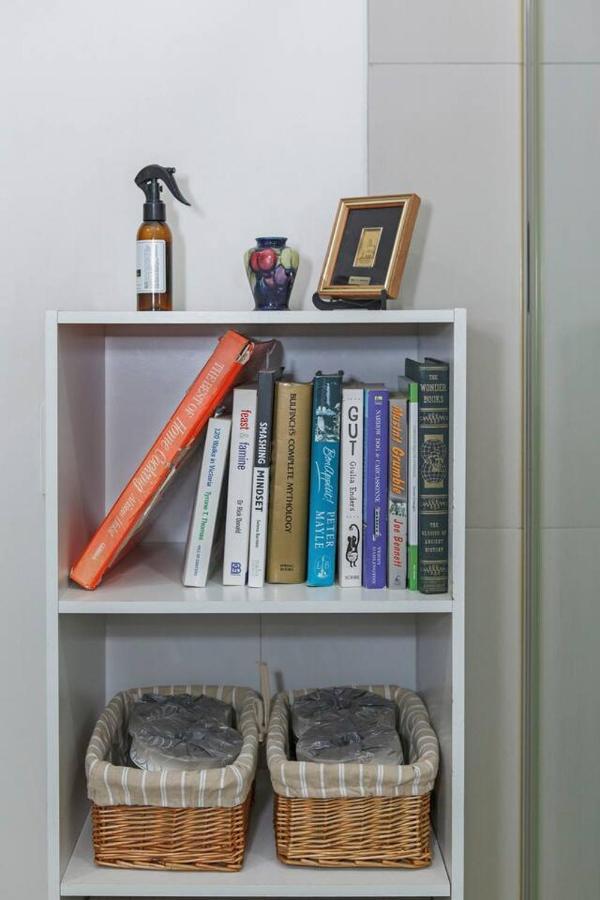 Contemporary Comfort Between Fitzroy And Carlton Apartment *