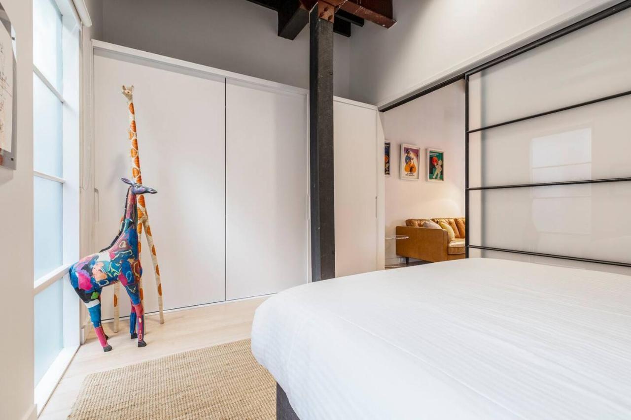 Fitzroy Thrills In Macrobertson Factory Conversion Apartment *
