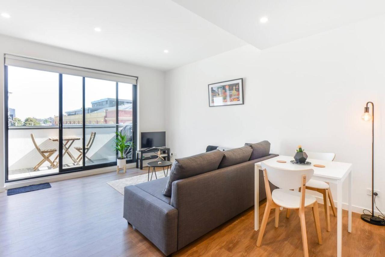 'bowie' Sun Soaked Comfort In The Heart Of Richmond Apartment Melbourne