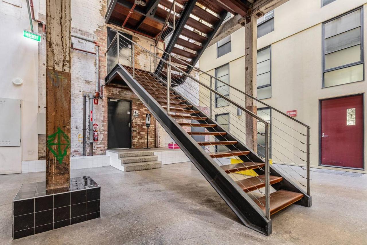 Fitzroy Thrills In Macrobertson Factory Conversion Apartment *