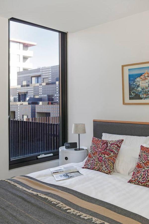 Contemporary Comfort Between Fitzroy And Carlton Apartment