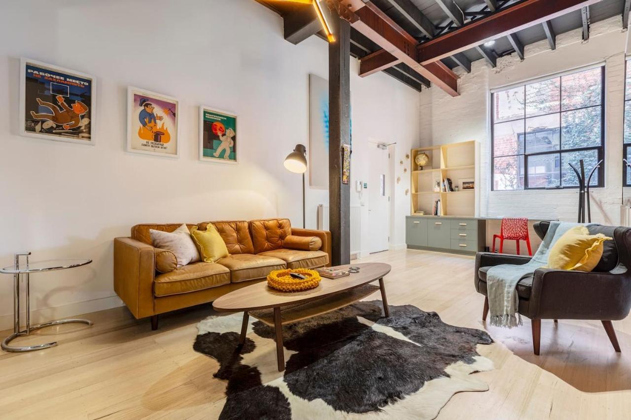 Fitzroy Thrills In Macrobertson Factory Conversion Apartment