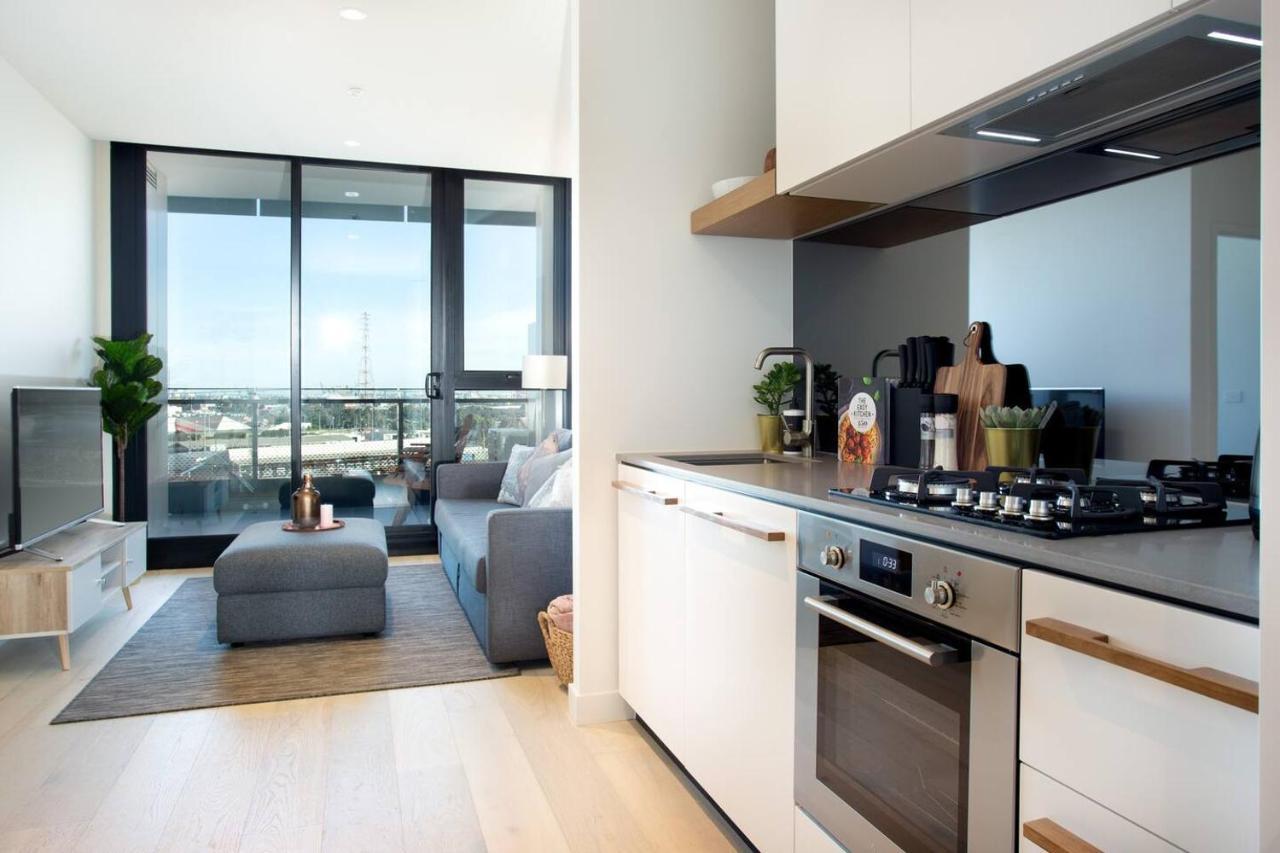 Well-connected North Escape With Balcony Apartment Melbourne