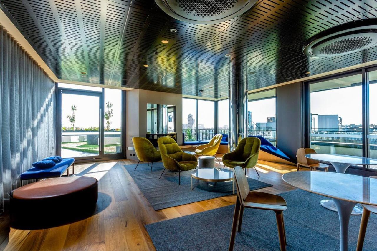 Well-connected North Escape With Balcony Apartment *