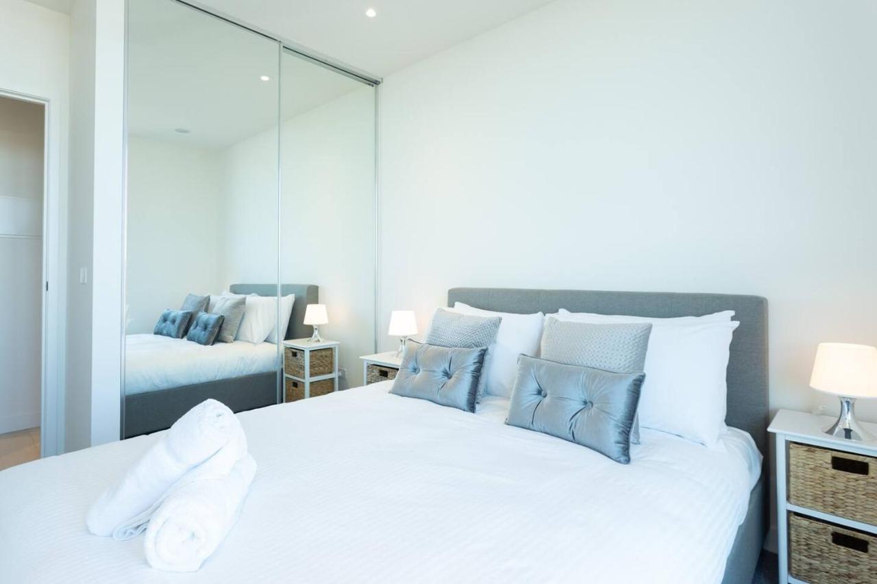 Well-connected North Escape With Balcony Melbourne