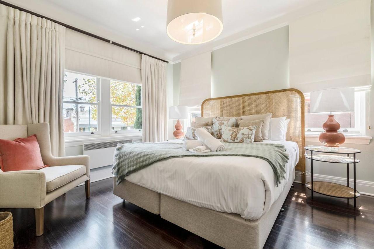 'the Chatsworth' Chic Urban Living Near High St Holiday home Melbourne