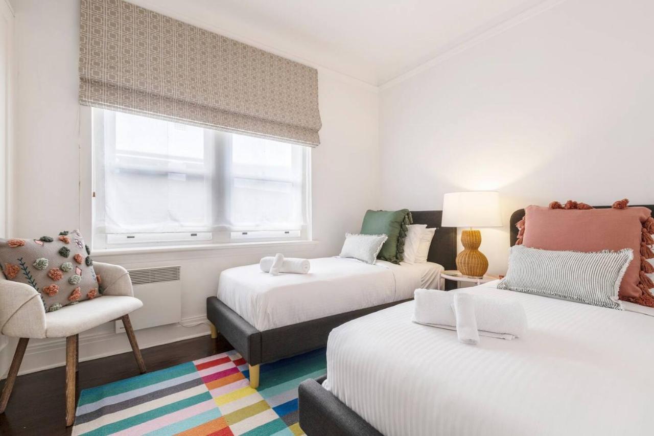 'the Chatsworth' Chic Urban Living Near High St Holiday home Melbourne