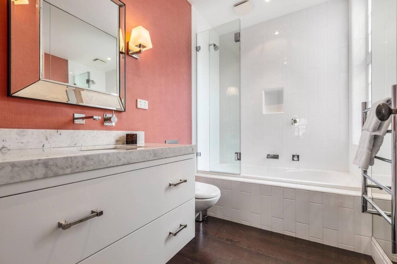 'the Chatsworth' Chic Urban Living Near High St Holiday home