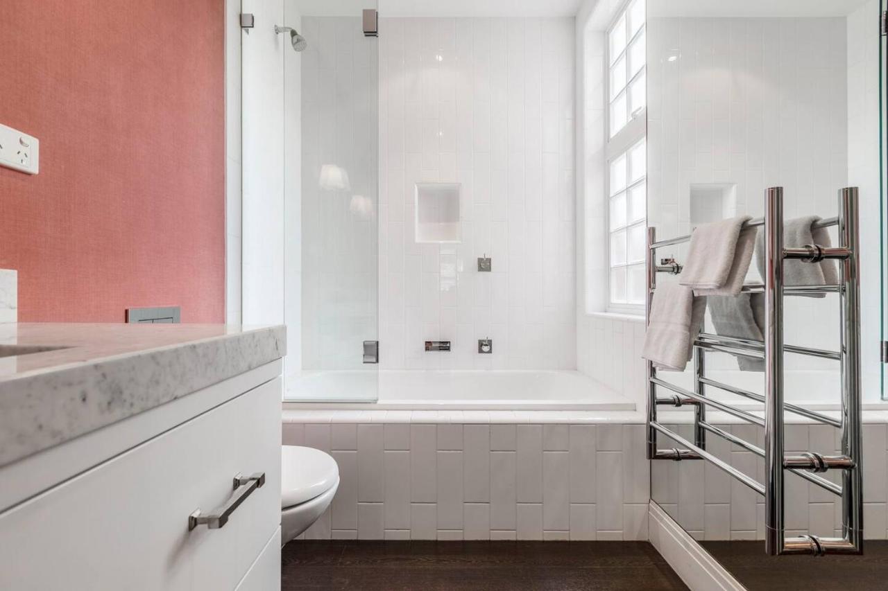 'the Chatsworth' Chic Urban Living Near High St Melbourne