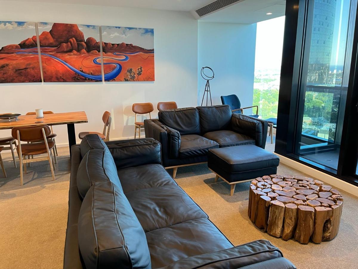 Apartment Modern 3 Bedroom With Amazing Views *