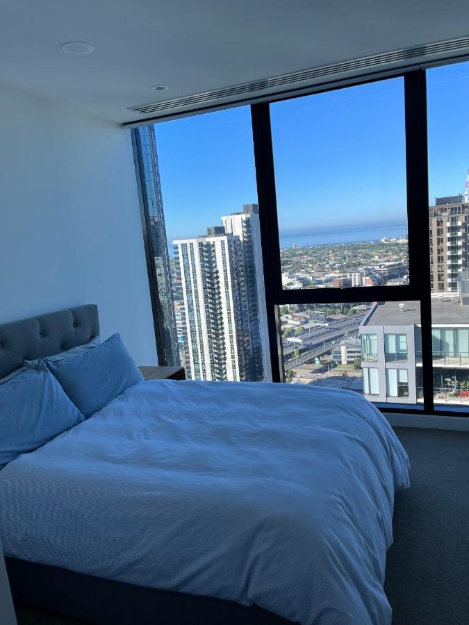 Modern 3 Bedroom With Amazing Views * Melbourne