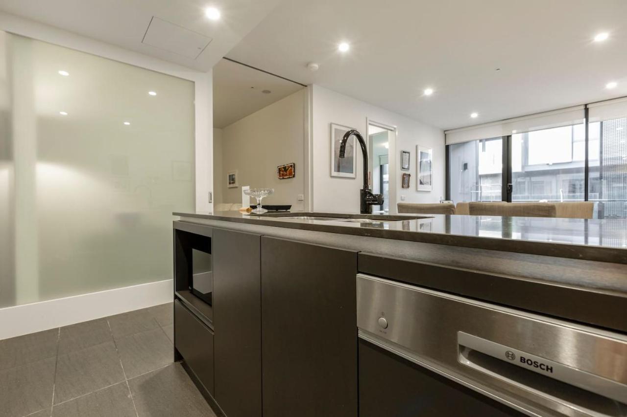 City-edge Living In Trendy North Melbourne