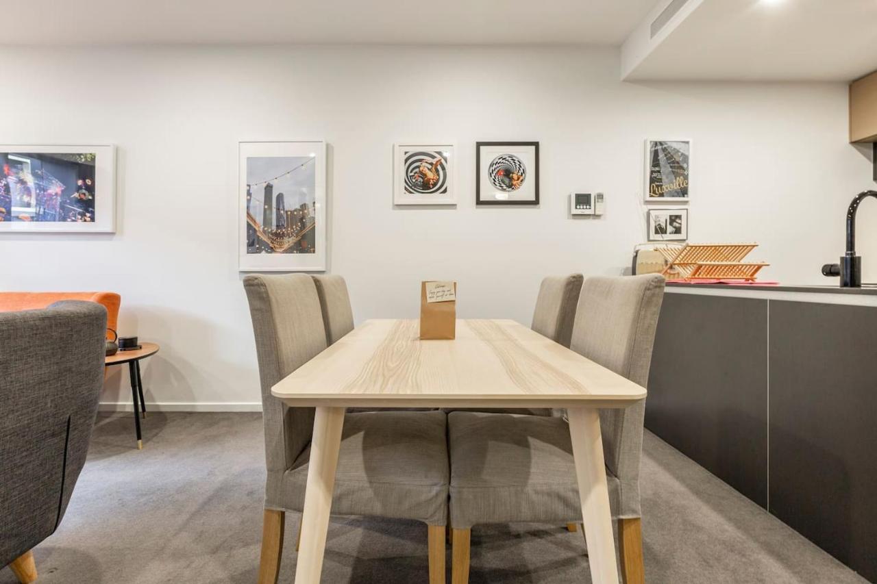 Apartment City-edge Living In Trendy North