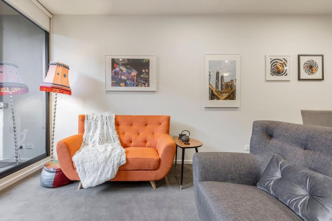 City-edge Living In Trendy North Apartment