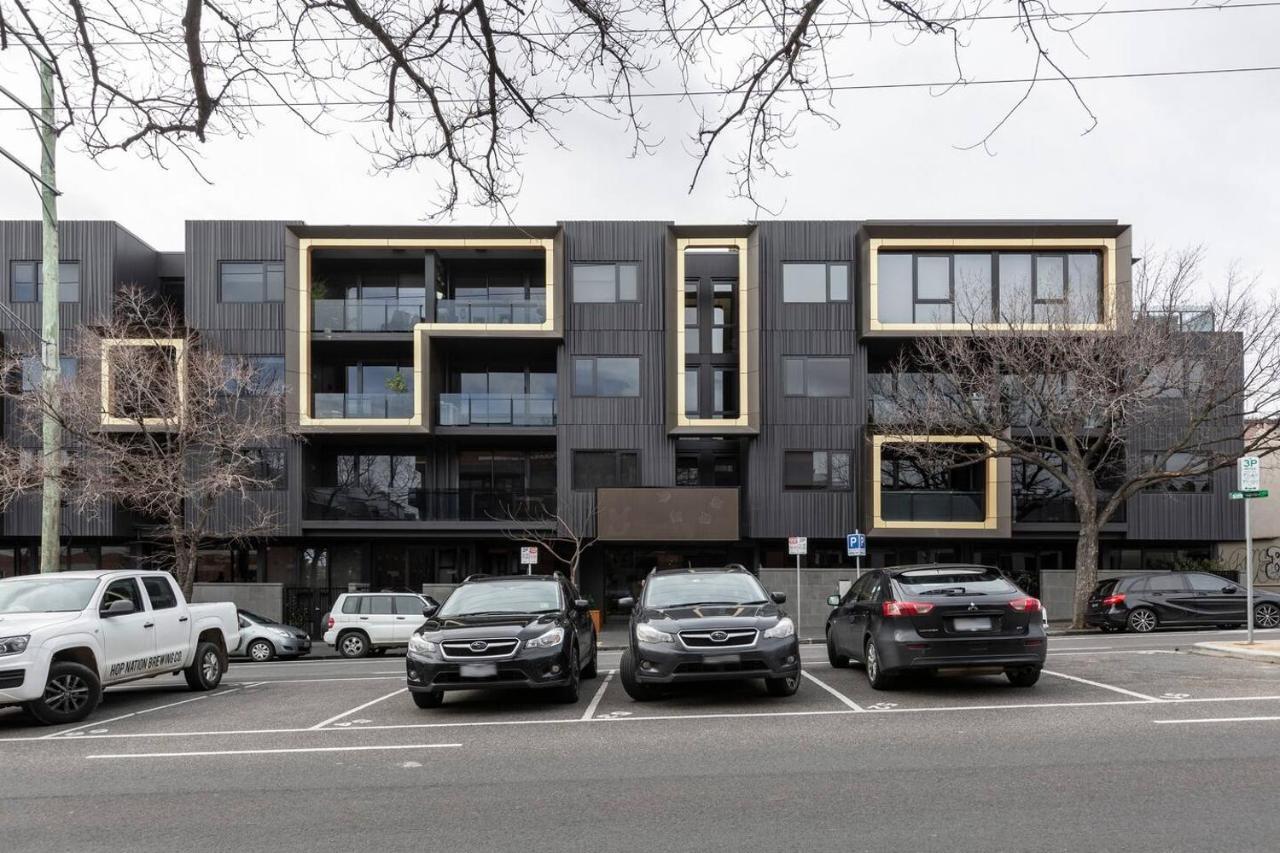 City-edge Living In Trendy North