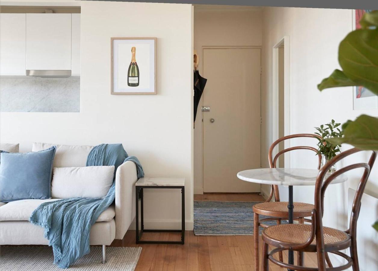 A Touch Of Tuscan Charm Off Toorak Road Apartment