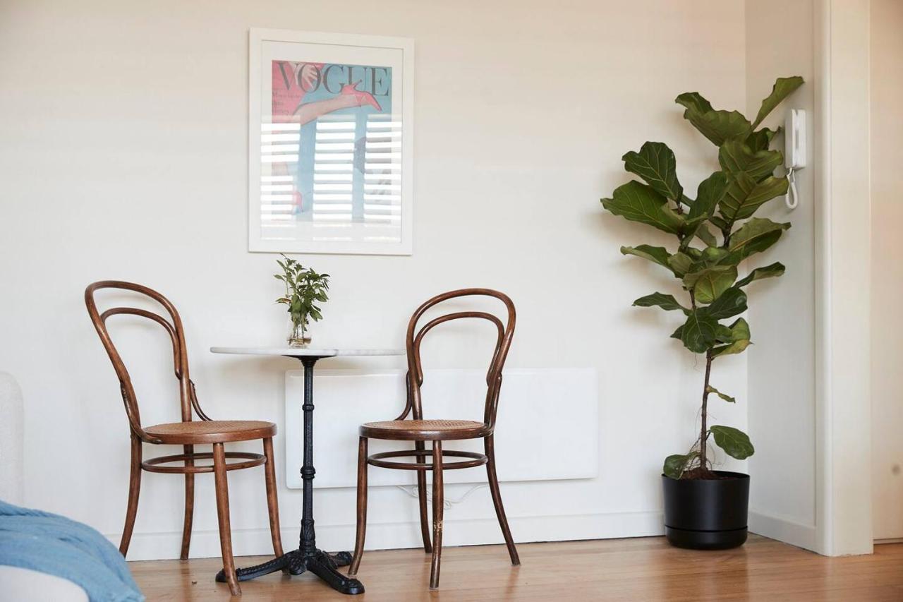 A Touch Of Tuscan Charm Off Toorak Road Apartment *