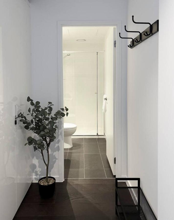 Lights & Manhattan Heights - A Gem In Apartment Melbourne