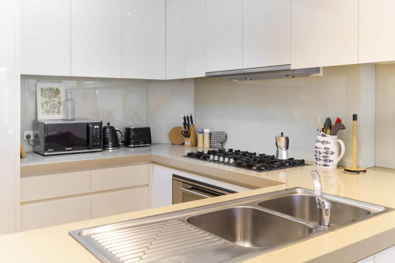 Farrah Designer Three Bedroom Carlton Holiday home