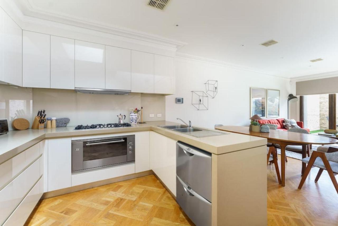 Holiday home Farrah Designer Three Bedroom Carlton *