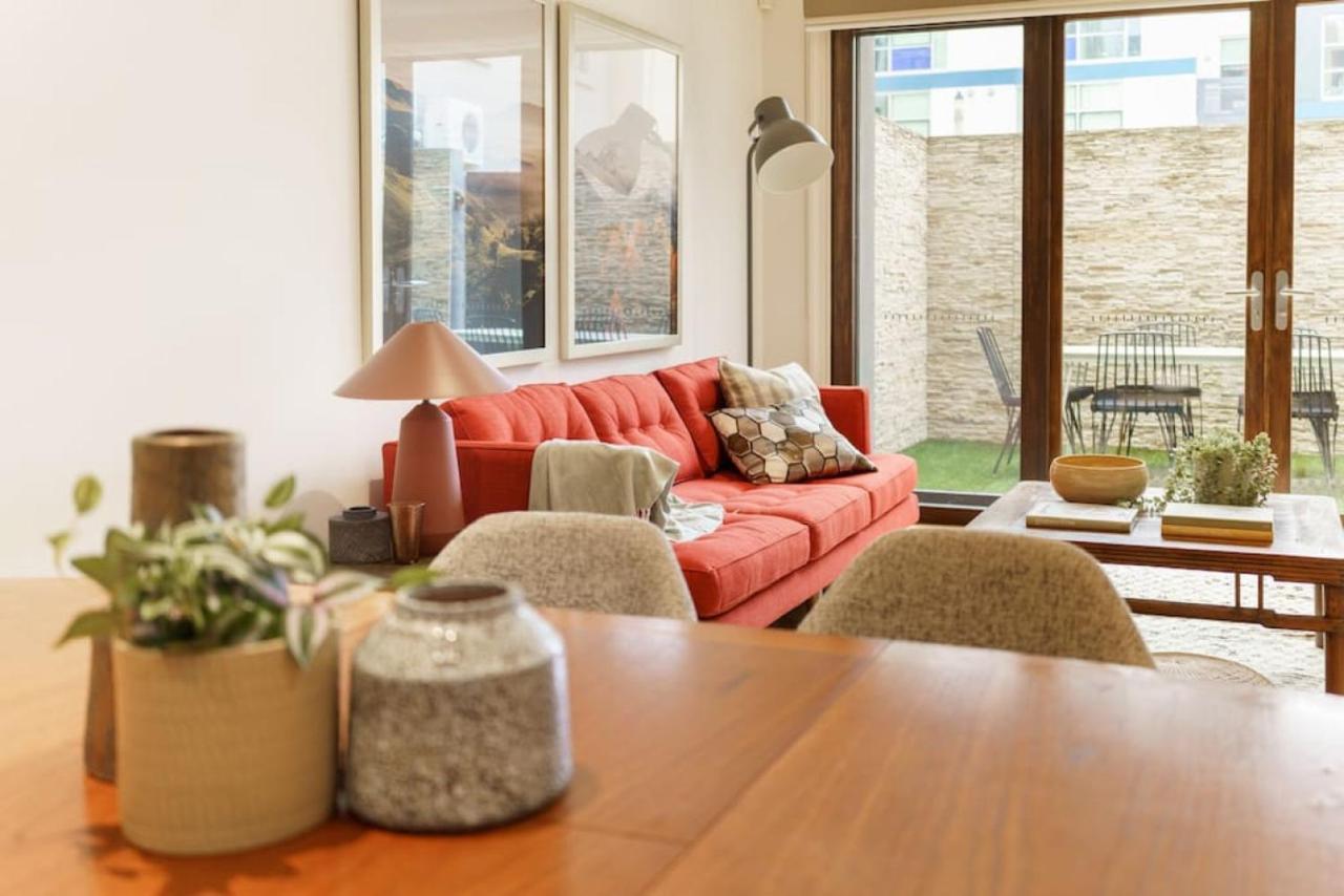 Farrah Designer Three Bedroom Carlton * Melbourne