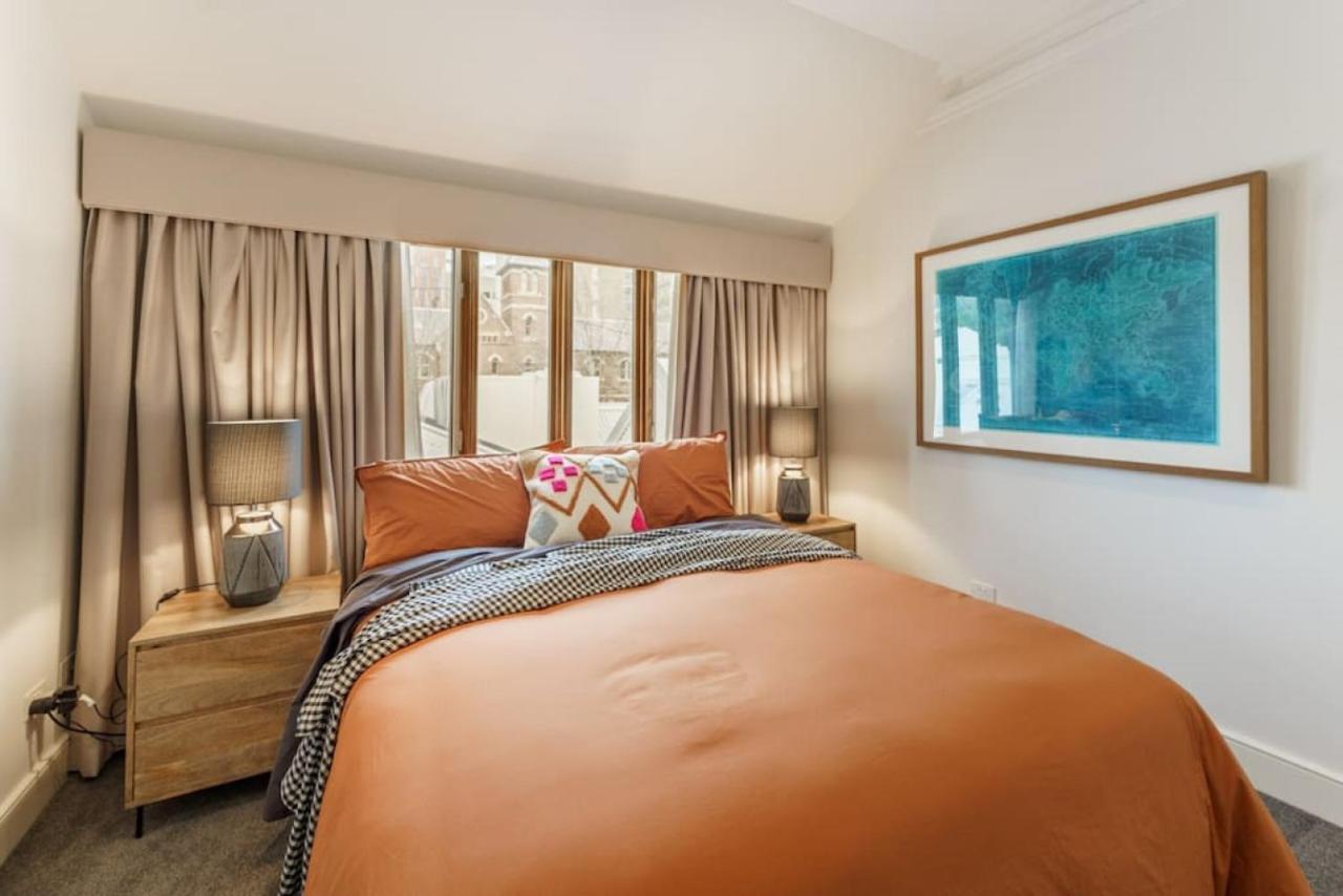 Farrah Designer Three Bedroom Carlton * Melbourne