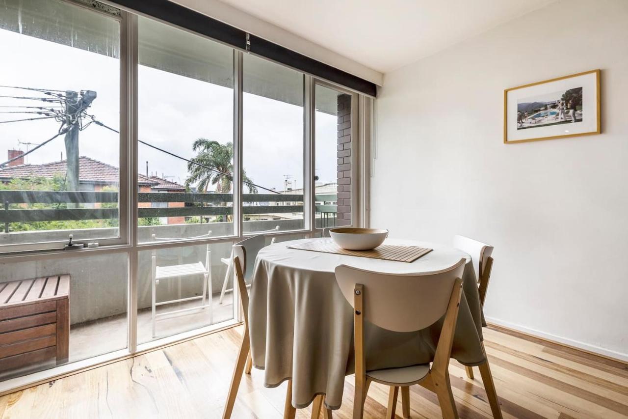 Tranquil Botanical - A Slice Of Riverside Paradise Apartment