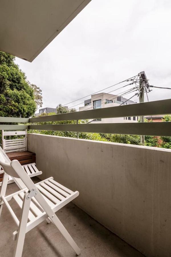Tranquil Botanical - A Slice Of Riverside Paradise Apartment Melbourne